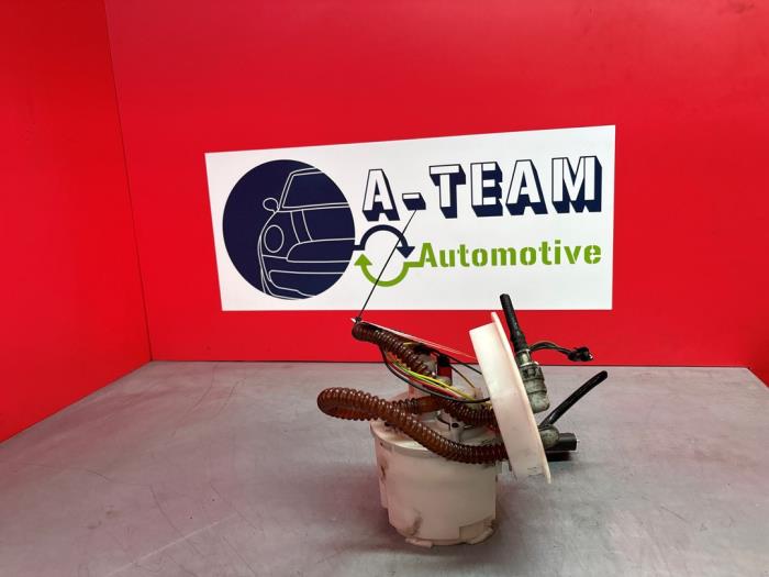 Begagnade Bensinpump Ford Mondeo III 1.8 16V Pris € 49,99 Marginaltabell erbjuds av A-Team Automotive