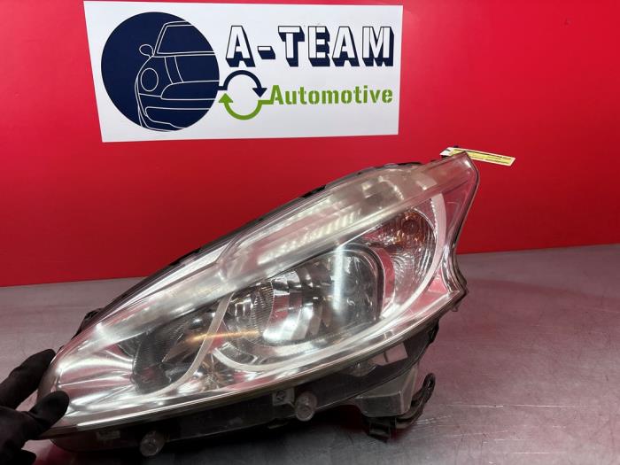 Gebrauchte Scheinwerfer links Peugeot 208 I (CA/CC/CK/CL) 1.2 Vti 12V PureTech 82 Preis € 74,99 Margenregelung angeboten von A-Team Automotive