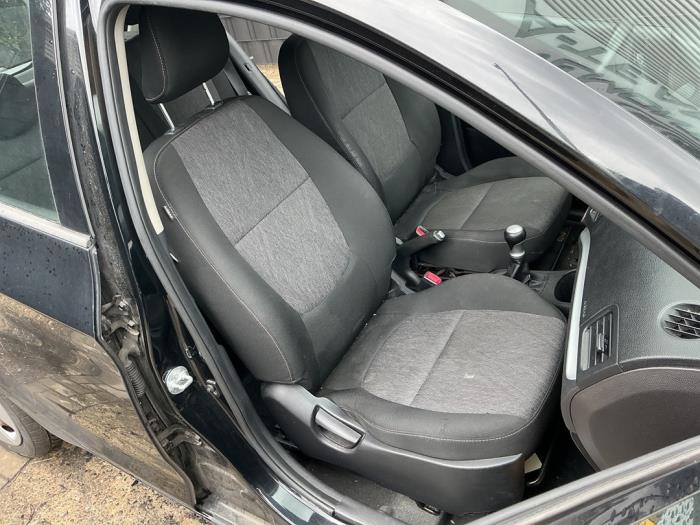 Używane Fotel prawy Kia Picanto (TA) 1.0 12V Cena € 99,99 Procedura marży oferowane przez A-Team Automotive