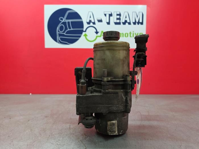 Usagé Pompe de direction Volkswagen Polo IV (9N1/2/3) 1.4 16V 75 Prix € 89,99 Règlement à la marge proposé par A-Team Automotive