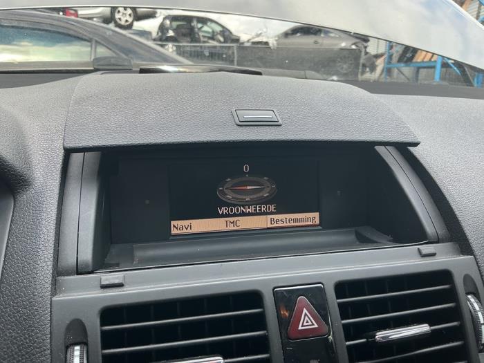Begagnade Innerdisplay Mercedes C (W204) 1.8 C-200K 16V Pris på förfrågan erbjuds av A-Team Automotive