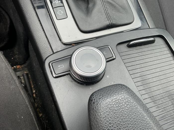 Używane Przycisk I-Drive Mercedes C (W204) 1.8 C-200K 16V Cena na żądanie oferowane przez A-Team Automotive