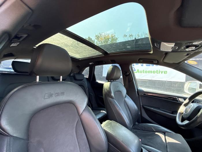 Używane Podsufitka Audi Q5 (8RB) 2.0 TFSI 16V Quattro Cena € 374,99 Procedura marży oferowane przez A-team Automotive