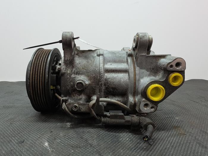 Usagé Pompe clim BMW 1 serie (F20) 116d 1.5 12V TwinPower Prix € 39,99 Règlement à la marge proposé par A-Team Automotive