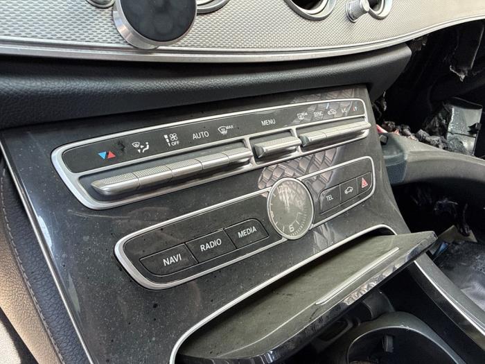Begagnade Klimatpanel Mercedes E Estate (S213) E-200d 2.0 Turbo 16V Pris € 39,99 Marginaltabell erbjuds av A-team Automotive