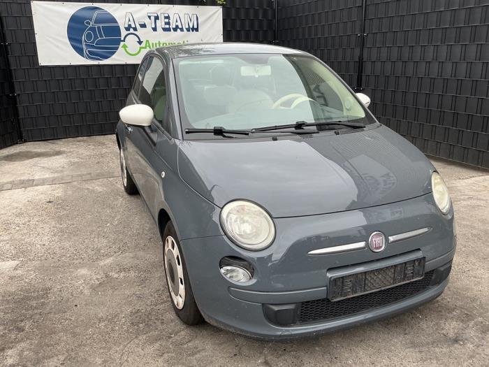 Motor van een Fiat 500 (312) 0.9 TwinAir 85 2012