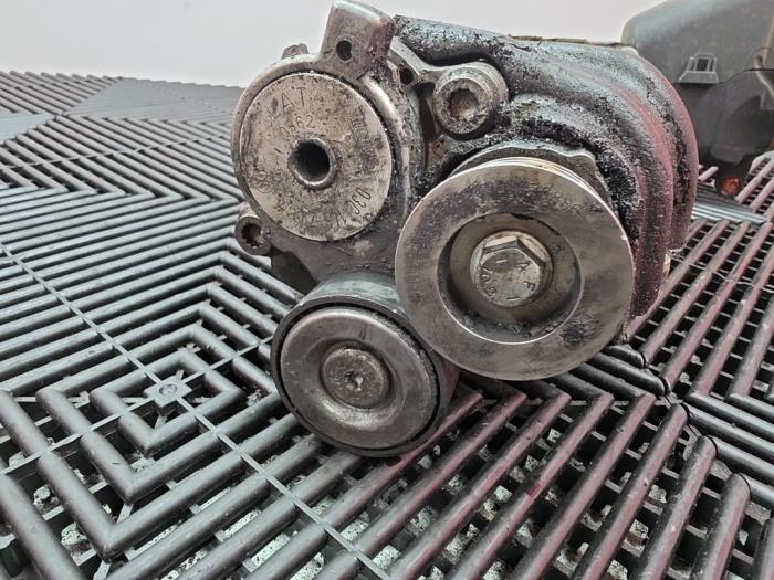 Compressor from a Volkswagen Golf VI (5K1) 1.4 TSI 160 16V 2010