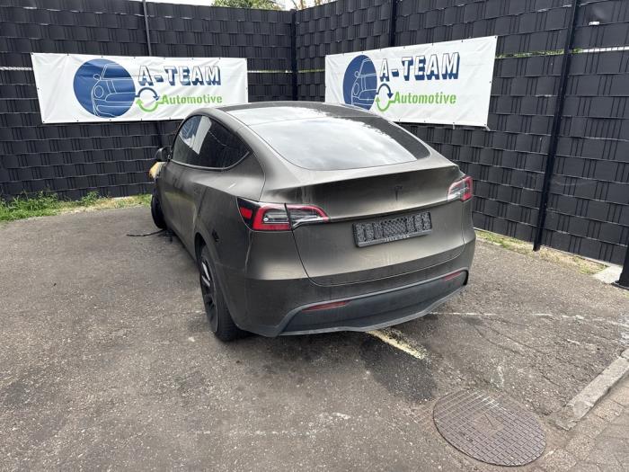Używane Bateria samochodu elektrycznego Tesla Model Y (5YJY) Long Range,Performance Cena € 5.999,99 Procedura marży oferowane przez A-team Automotive