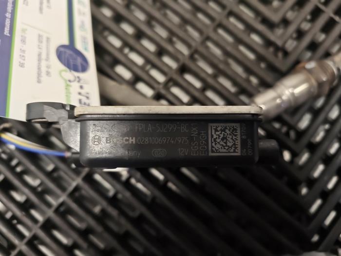 Nox Sensor van een Volkswagen Golf V (1K1) 1.6 FSI 16V 2005