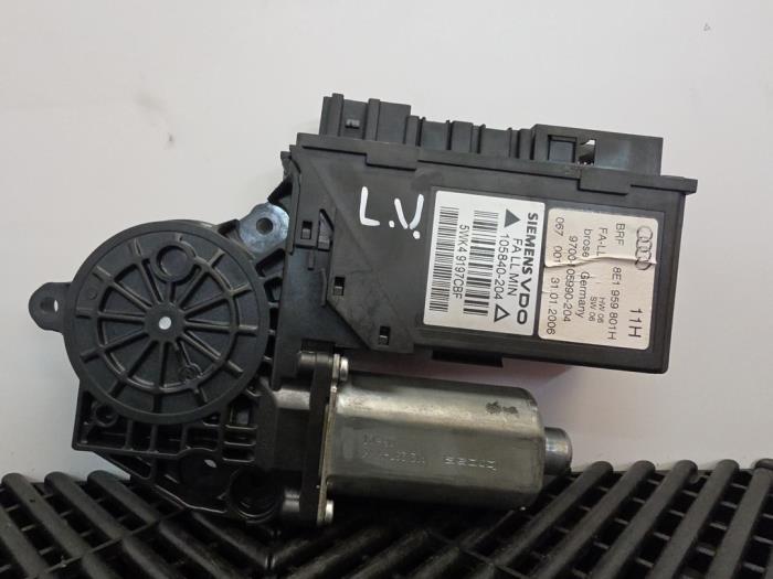 Usados Motor de ventanilla de puerta Audi A4 Avant (B7) 2.0 TFSI 20V Quattro Precio € 29,99 Norma de margen ofrecido por A-Team Automotive