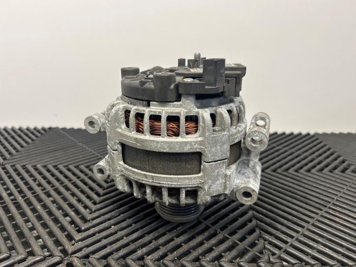 Dynamo van een Volkswagen Golf VIII (CD1) 2.0 GTI 16V 2021