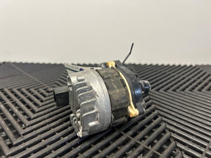 Begagnade Extra vattenpump Opel Meriva (A) 1.6 16V Pris € 69,99 Marginaltabell erbjuds av A-team Automotive