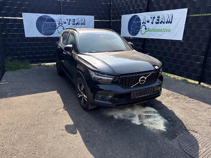 Używane Dach Volvo XC40 (XZ) 1.5 T5 Plug-in Hybrid 16V Cena na żądanie oferowane przez A-team Automotive