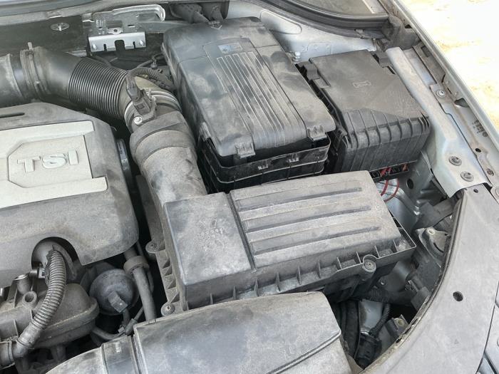 Begagnade Luftfilterhus Volkswagen Passat (3C2) 1.8 TSI 16V Pris på förfrågan erbjuds av A-Team Automotive
