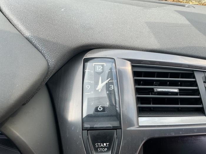 Używane Zegar Citroen DS5 (KD/KF) 1.6 16V THP 200 Cena na żądanie oferowane przez A-Team Automotive