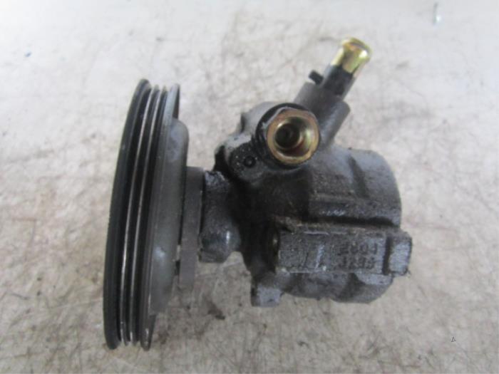 Usagé Pompe de direction Fiat Bravo (182A) 1.2 16V Prix € 29,99 Règlement à la marge proposé par A-Team Automotive