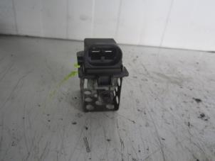 Used Cooling fan resistor Renault Clio II (BB/CB) 1.4 Price € 19,99 Margin scheme offered by A-Team Automotive