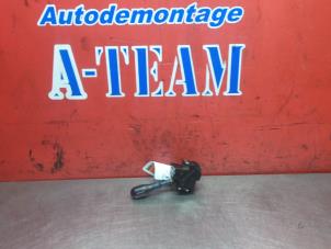 Used Indicator switch Renault Twingo (C06) 1.2 Price € 29,99 Margin scheme offered by A-Team Automotive Rotterdam