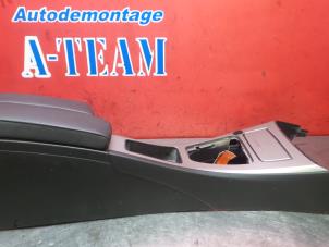 Usagé Console centrale BMW 3 serie Touring (E91) 318i 16V Prix € 74,99 Règlement à la marge proposé par A-Team Automotive Rotterdam