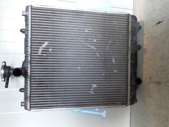 Usagé Radiateur Opel Agila (A) 1.0 12V Prix € 34,99 Règlement à la marge proposé par A-Team Automotive