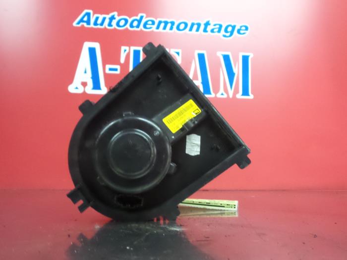 Heating and ventilation fan motor from a Audi A3 (8L1) 1.9 TDI 130 2003