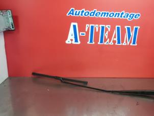 Used Front wiper arm Volkswagen Up! (121) 1.0 12V 75 Price € 29,99 Margin scheme offered by A-Team Automotive Rotterdam