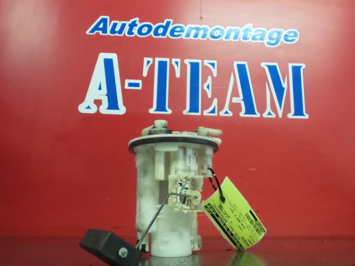 Usagé Pompe essence Suzuki Alto (RF410) 1.1 16V Prix € 29,99 Règlement à la marge proposé par A-Team Automotive