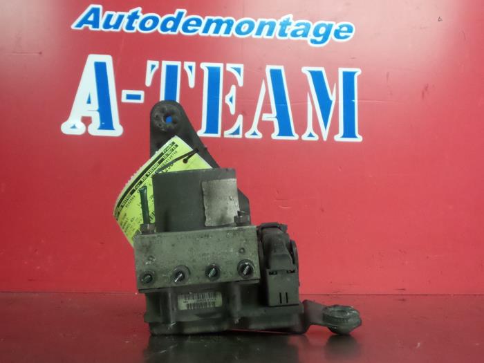 Usagé Pompe ABS Renault Grand Scénic II (JM) 1.9 dCi 120 Prix € 49,99 Règlement à la marge proposé par A-Team Automotive