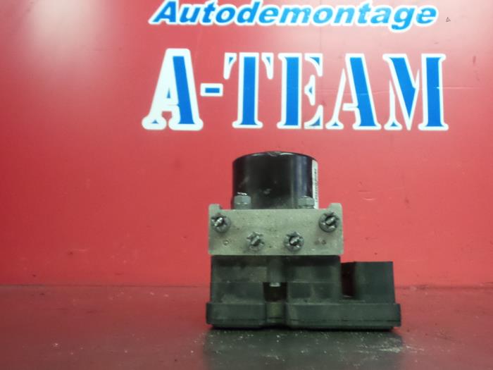 Used ABS pump Renault Twingo II (CN) 1.2 16V Price € 14,99 Margin scheme offered by A-Team Automotive