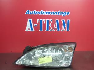 Used Headlight, left Ford Mondeo III Wagon 2.0 TDCi/TDDi 115 16V Price € 39,99 Margin scheme offered by A-Team Automotive Rotterdam