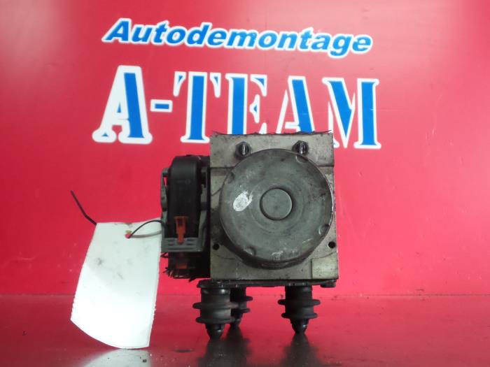 Usagé Bloc ABS Audi A4 Prix € 249,99 Règlement à la marge proposé par A-Team Automotive