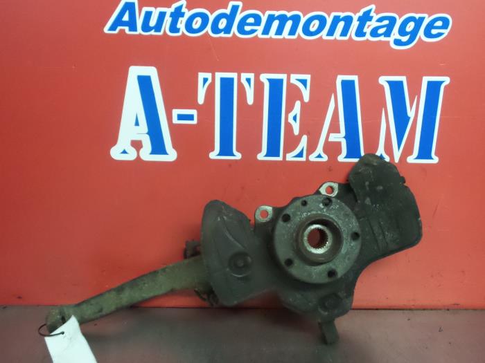 Knuckle, front right from a Alfa Romeo 147 (937) 1.6 Twin Spark 16V 2000