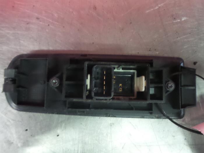 Electric window switch from a Mitsubishi Colt (Z2/Z3) 1.3 16V 2011