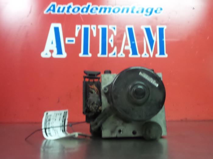 Usagé Bloc ABS Volkswagen Polo III (6N2) 1.4 TDI Prix € 19,99 Règlement à la marge proposé par A-Team Automotive