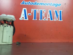 Usagé Pompe essence Fiat Stilo MW (192C) 1.6 16V Prix € 39,99 Règlement à la marge proposé par A-Team Automotive Rotterdam