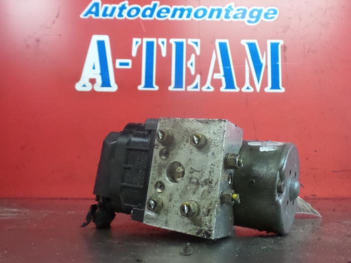 Usagé Bloc ABS Opel Omega B (25/26/27) 2.2 16V Prix € 69,99 Règlement à la marge proposé par A-Team Automotive