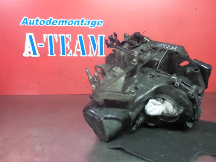 Gearbox from a Renault Clio II Societe (SB) 1.5 dCi 65 2001