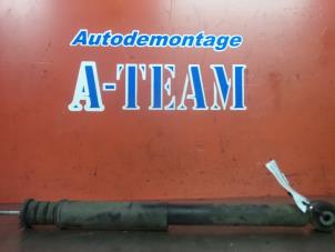 Used Rear shock absorber, left Renault Clio II Societe (SB) 1.5 dCi 65 Price € 24,99 Margin scheme offered by A-Team Automotive Rotterdam