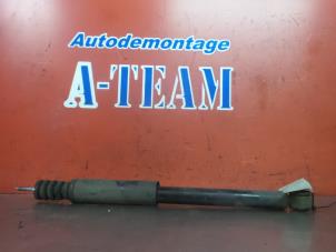 Used Rear shock absorber, right Renault Clio III (BR/CR) 1.5 dCi FAP Price € 29,99 Margin scheme offered by A-Team Automotive