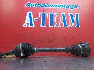 Used Front drive shaft, left Volkswagen Transporter/Caravelle T4 2.4 D Price € 40,00 Margin scheme offered by A-Team Automotive Rotterdam