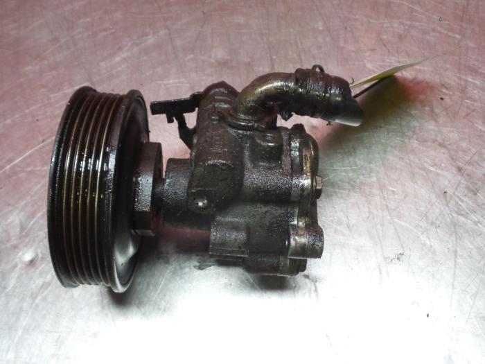 Power steering pump from a Seat Leon 2002