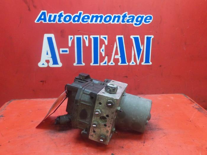 Usagé Pompe ABS Alfa Romeo 147 (937) 1.6 HP Twin Spark 16V Prix € 14,99 Règlement à la marge proposé par A-Team Automotive