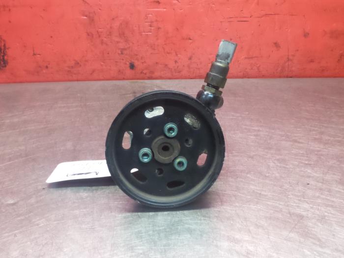 Power steering pump from a Seat Leon (1M1) 1.6 2000