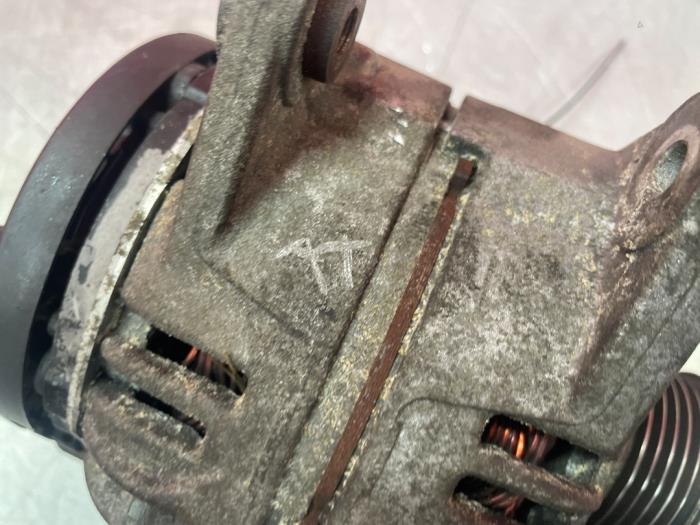 Gebrauchte Dynamo Renault Clio Preis € 49,99 Margenregelung angeboten von A-Team Automotive
