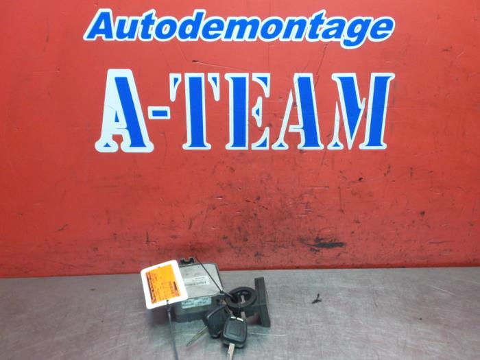 Used Engine management computer Opel Vectra B (36) 1.6 16V Ecotec Price € 34,99 Margin scheme offered by A-Team Automotive