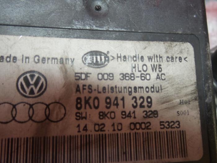 Ignitor de xenón de un Audi A4 Avant (B8) 2.7 TDI V6 24V 2010