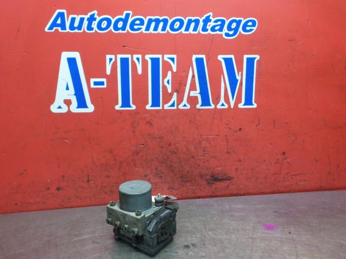 Begagnade ABS-pump Renault Clio II (BB/CB) 1.2 16V Pris € 34,99 Marginaltabell erbjuds av A-Team Automotive
