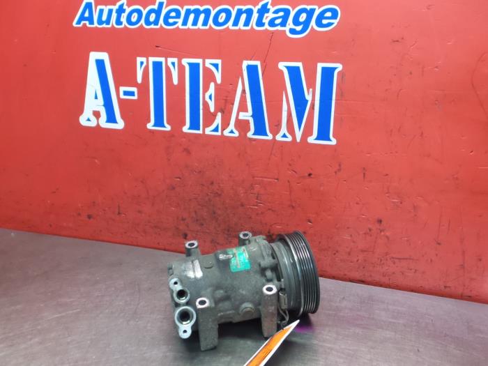 Air conditioning pump from a Renault Clio II (BB/CB) 1.6 16V 2001