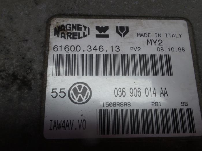 Steuergerät Motormanagement van een Volkswagen Golf IV (1J1) 1.4 16V 1999