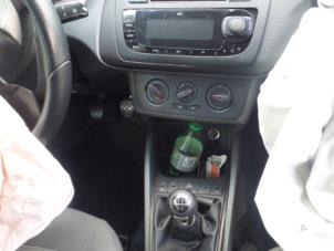 Używane Mechanizm szyby prawej tylnej wersja 4-drzwiowa Seat Ibiza IV (6J5) 1.4 16V Cena € 49,99 Procedura marży oferowane przez A-Team Automotive Rotterdam